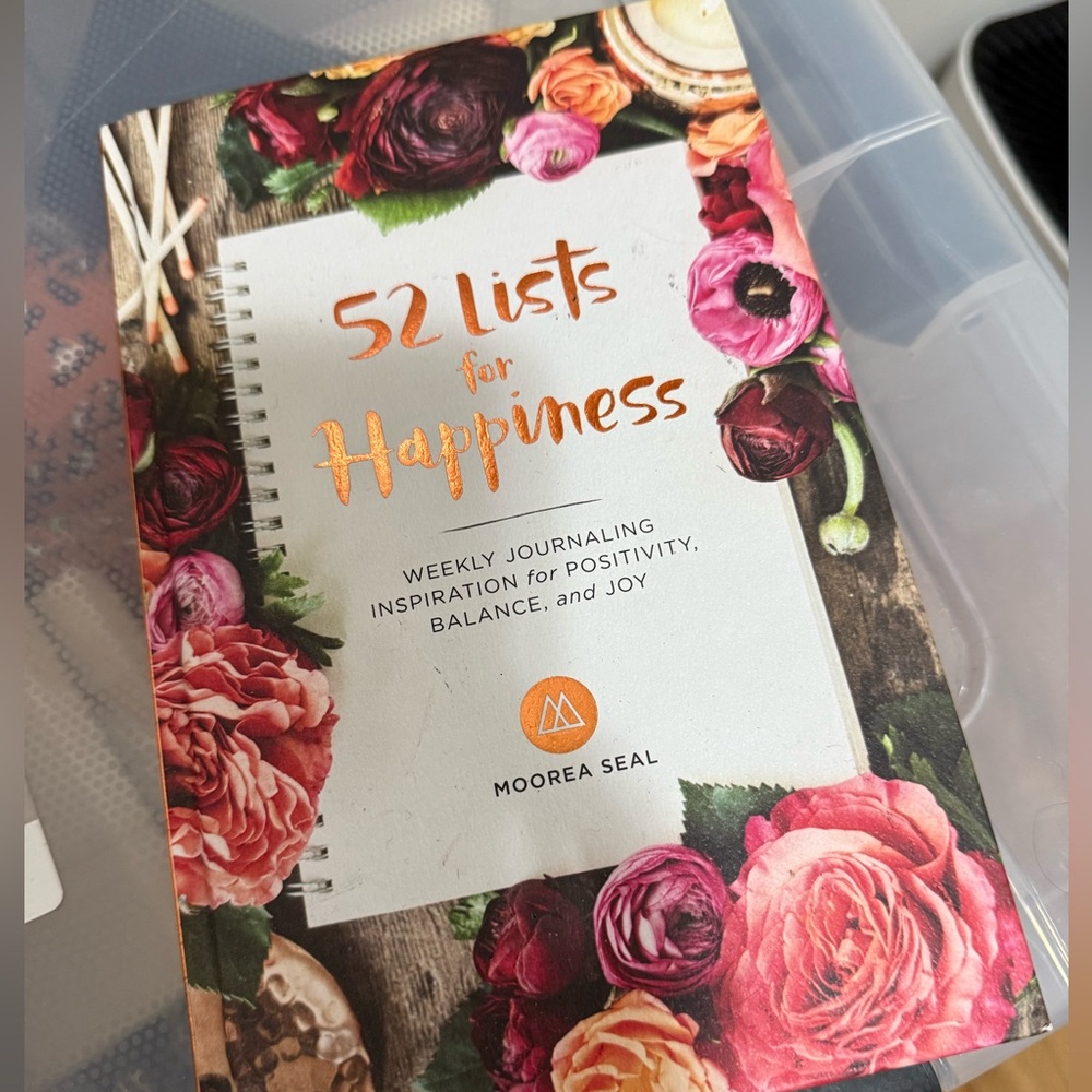 Happiness Journal - 52 Lists for Happiness